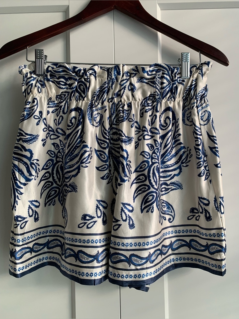 Zara Garden Tiles Embroidered Richelieu Shorts size M